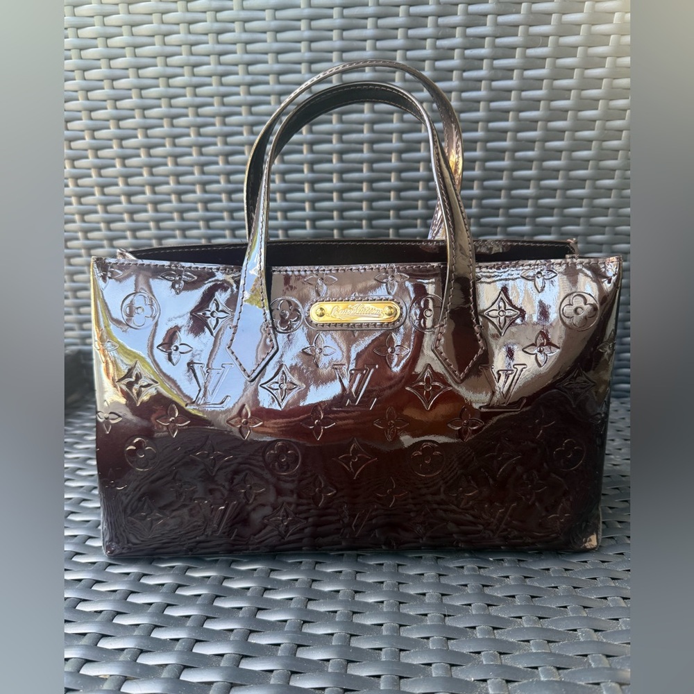 ‼️SOLD ‼️Authentic Louis Vuitton Wilshire Vernis PM tote in Amarante